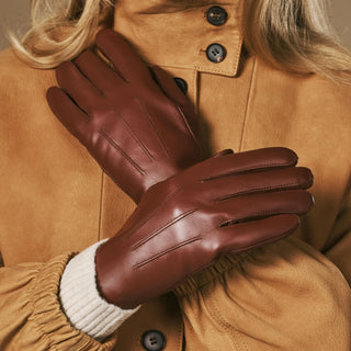 Julietta (brown) - Lambskin leather gloves with plush rabbit fur lining and touchscreen feature - Glamourous Grace