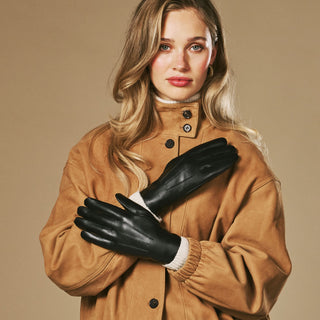 Julietta (black) - Lambskin leather gloves with plush rabbit fur lining and touchscreen feature - Glamourous Grace