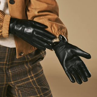 Julietta (black) - Lambskin leather gloves with plush rabbit fur lining and touchscreen feature - Glamourous Grace