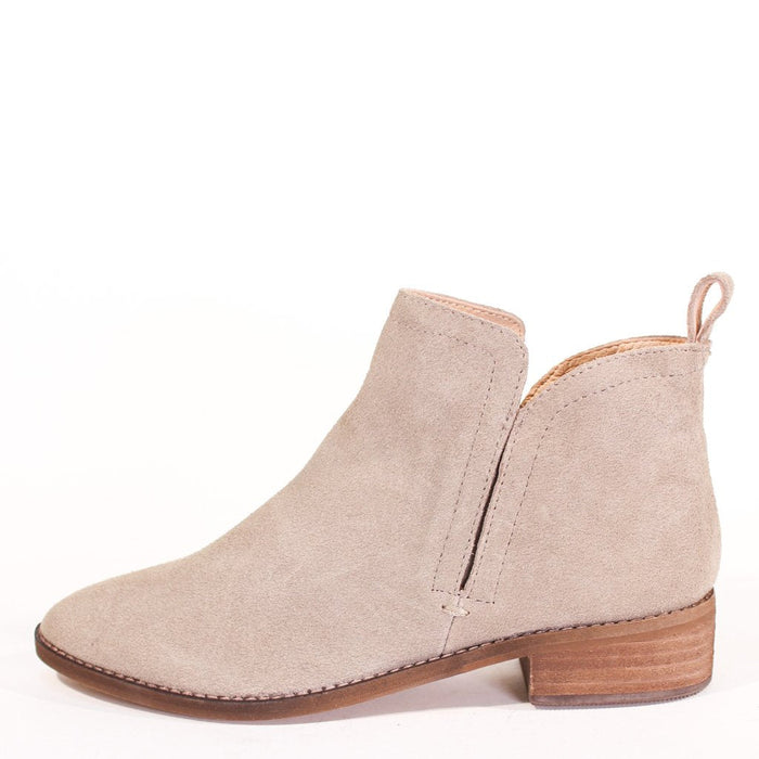 Kelly Chelsea Boots - Glamourous Grace