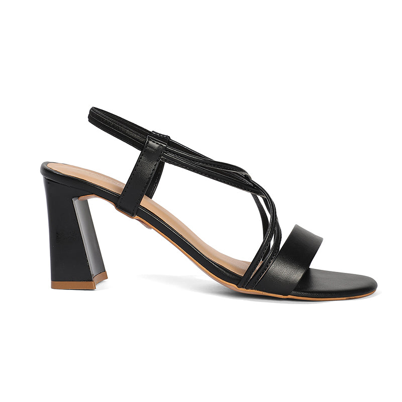 Nivelle - White Sandals - Glamourous Grace