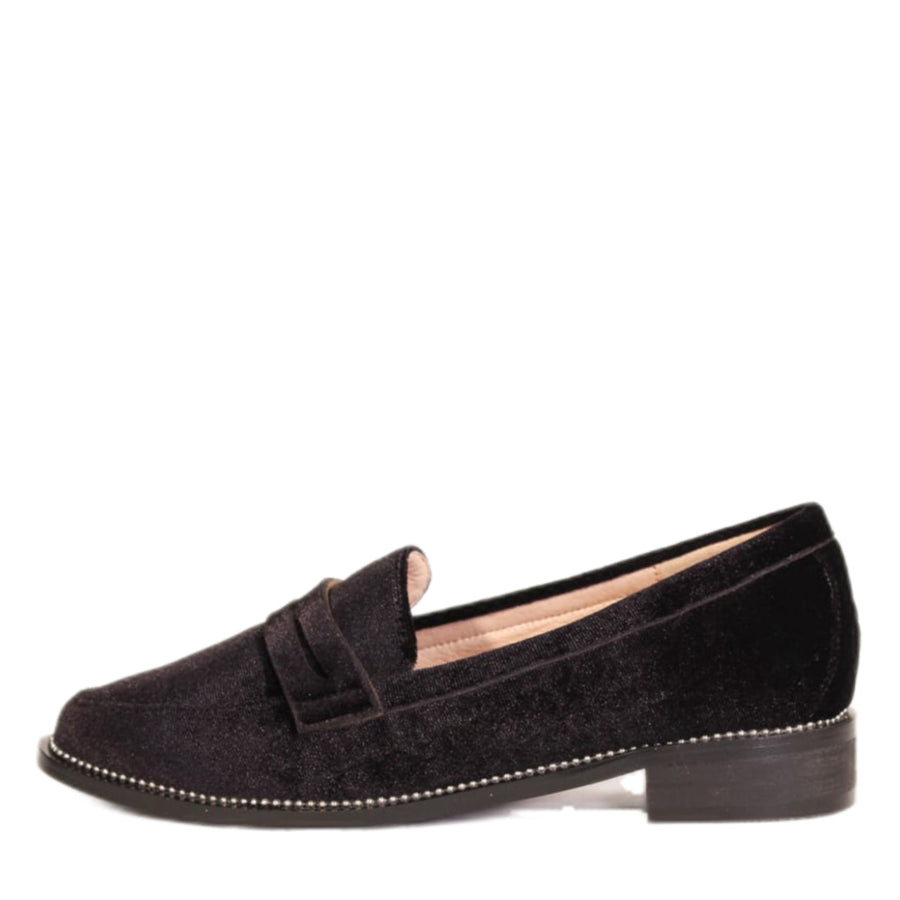 Lea Velvet Loafers - Glamourous Grace
