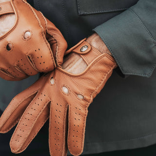 Leonardo (brown) - Italian driving gloves made of American deerskin leather - Glamourous Grace
