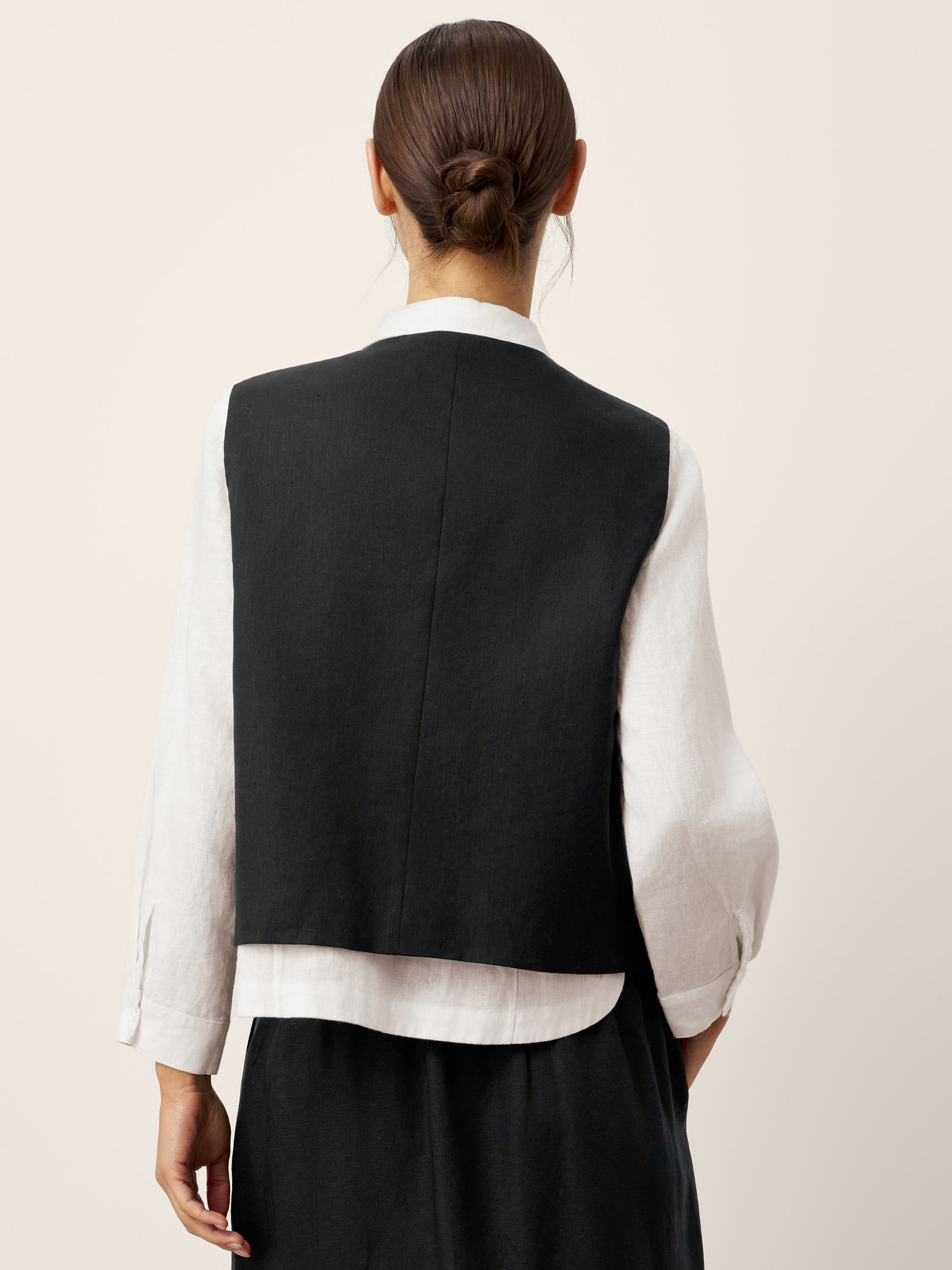 Linen-Lyocell Panel Layered Vest ODELIA - Glamourous Grace