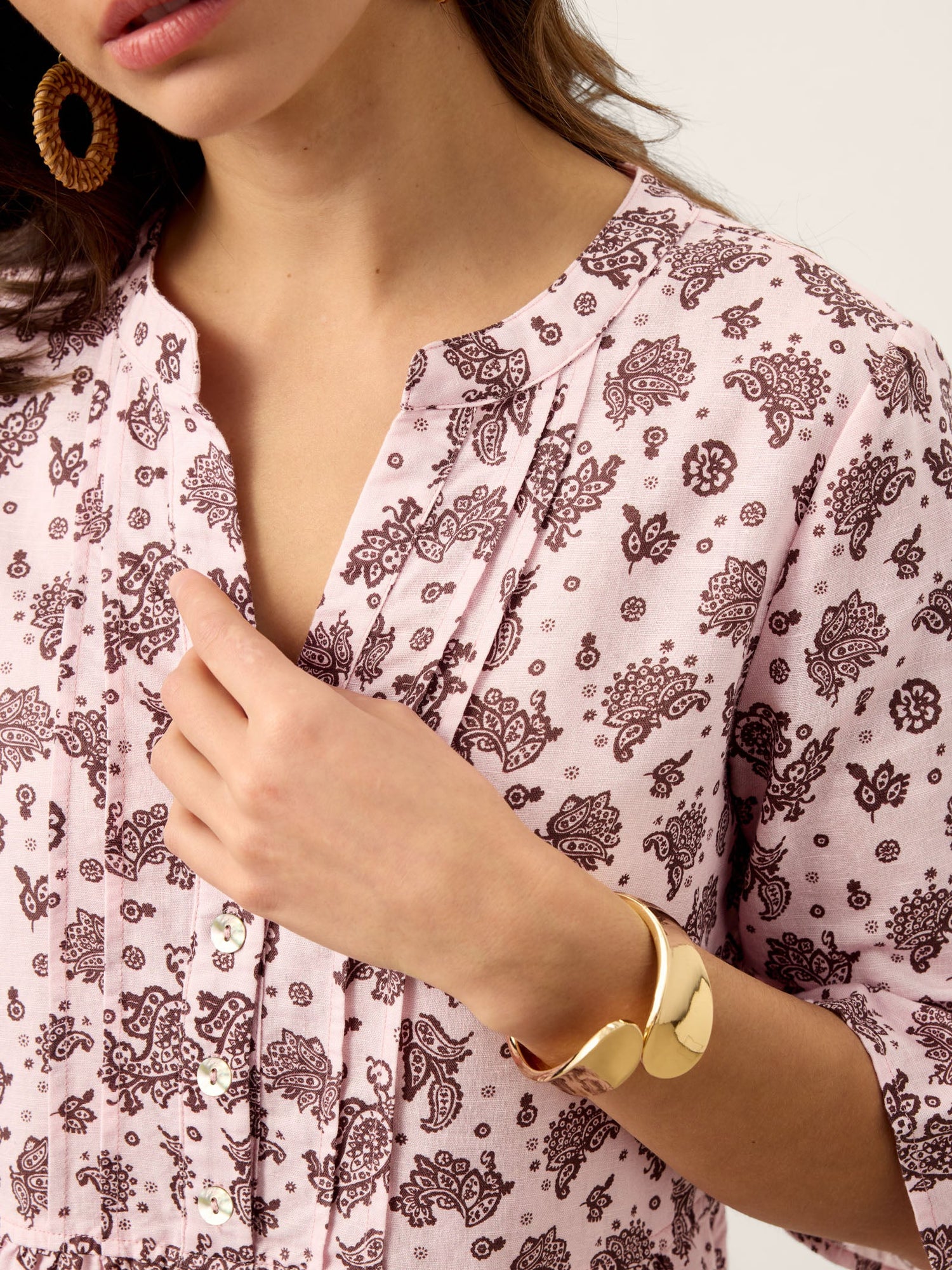 Linen Paisley Pintucked Ruffle-Cuff Maxi Dress MAELYN - Glamourous Grace