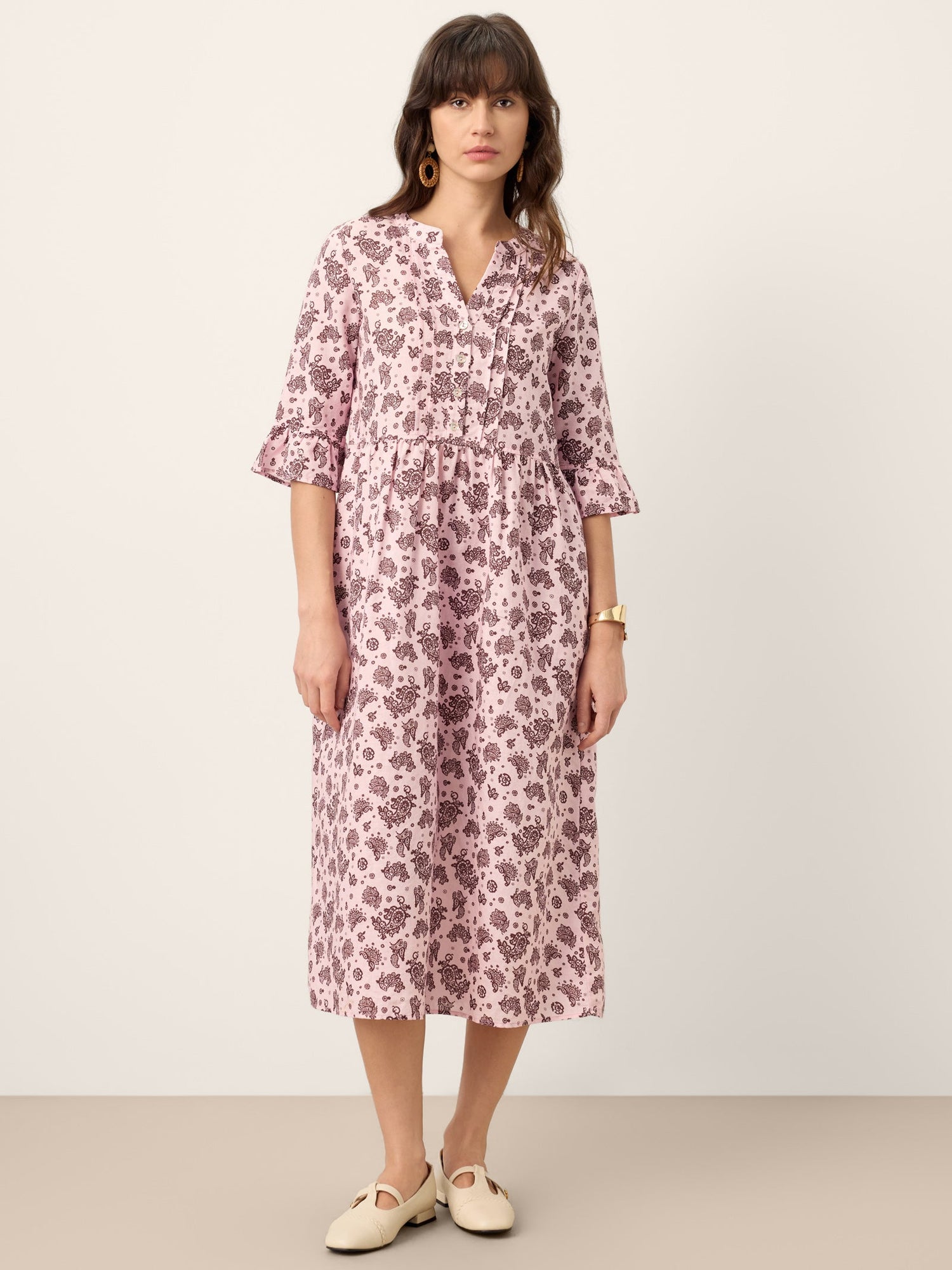 Linen Paisley Pintucked Ruffle-Cuff Maxi Dress MAELYN - Glamourous Grace