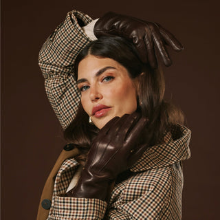 Luciana (brown) - Extended women's Italian lambskin leather gloves with rabbit fur lining - Glamourous Grace