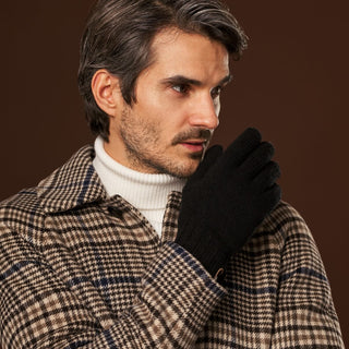 Luciano (black) - Handmade Italian knitted wool gloves with luxurious cashmere lining - Glamourous Grace