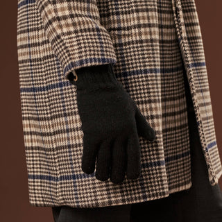 Luciano (black) - Handmade Italian knitted wool gloves with luxurious cashmere lining - Glamourous Grace