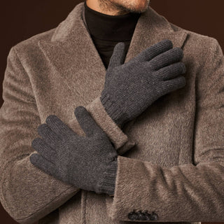 Luciano (grey) - Handmade Italian knitted wool gloves with luxurious cashmere lining - Glamourous Grace