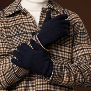 Luciano (dark blue) - Handmade Italian knitted wool gloves with luxurious cashmere lining - Glamourous Grace