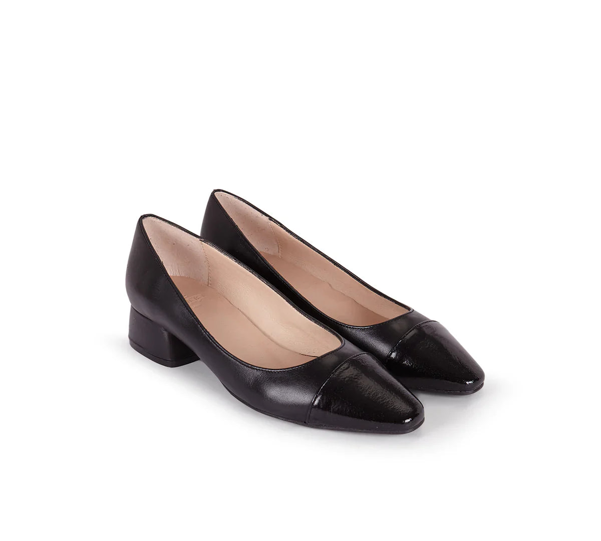 Berta All Black - Glamourous Grace