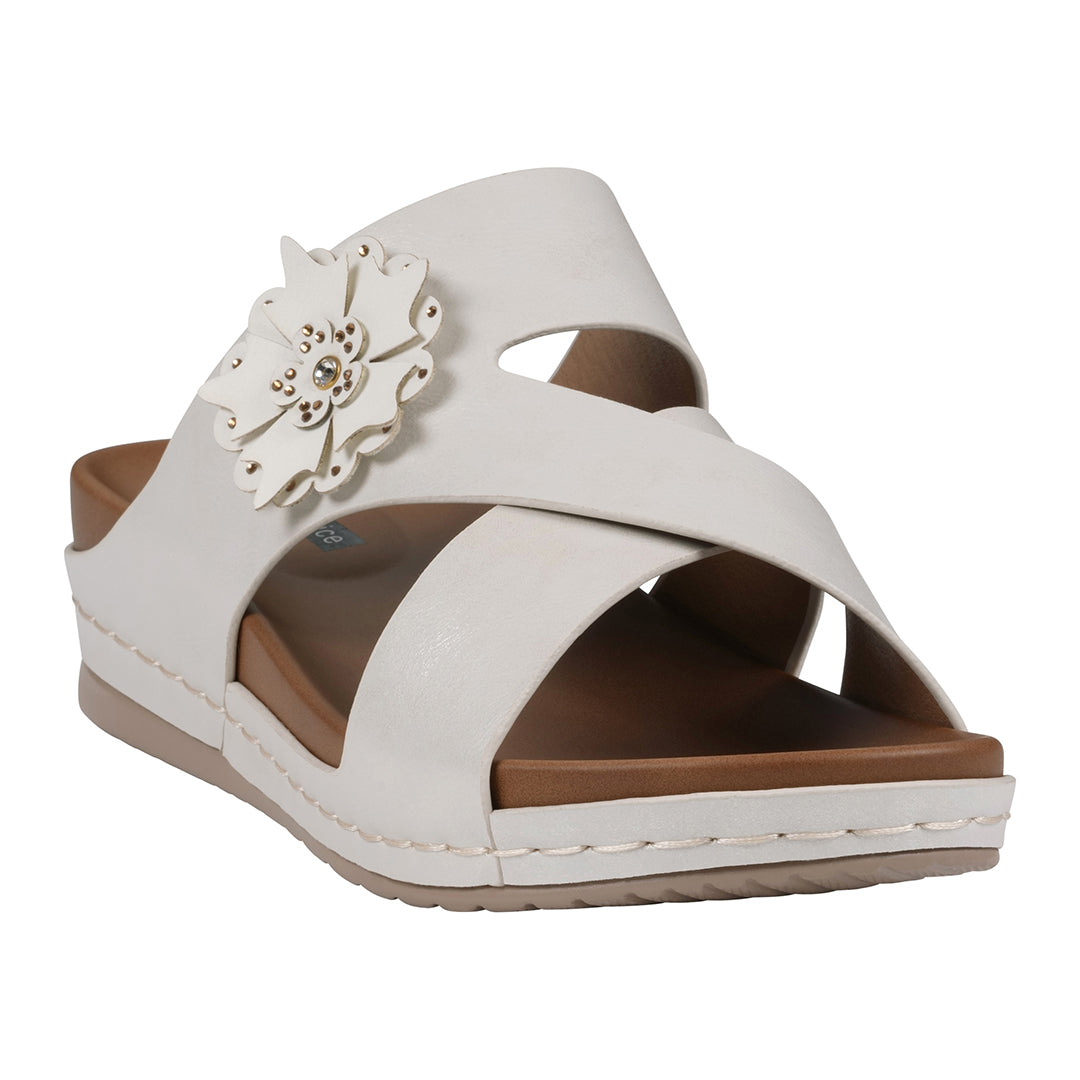 Women's Nessie White Flower Comfort Sandals - Glamourous Grace