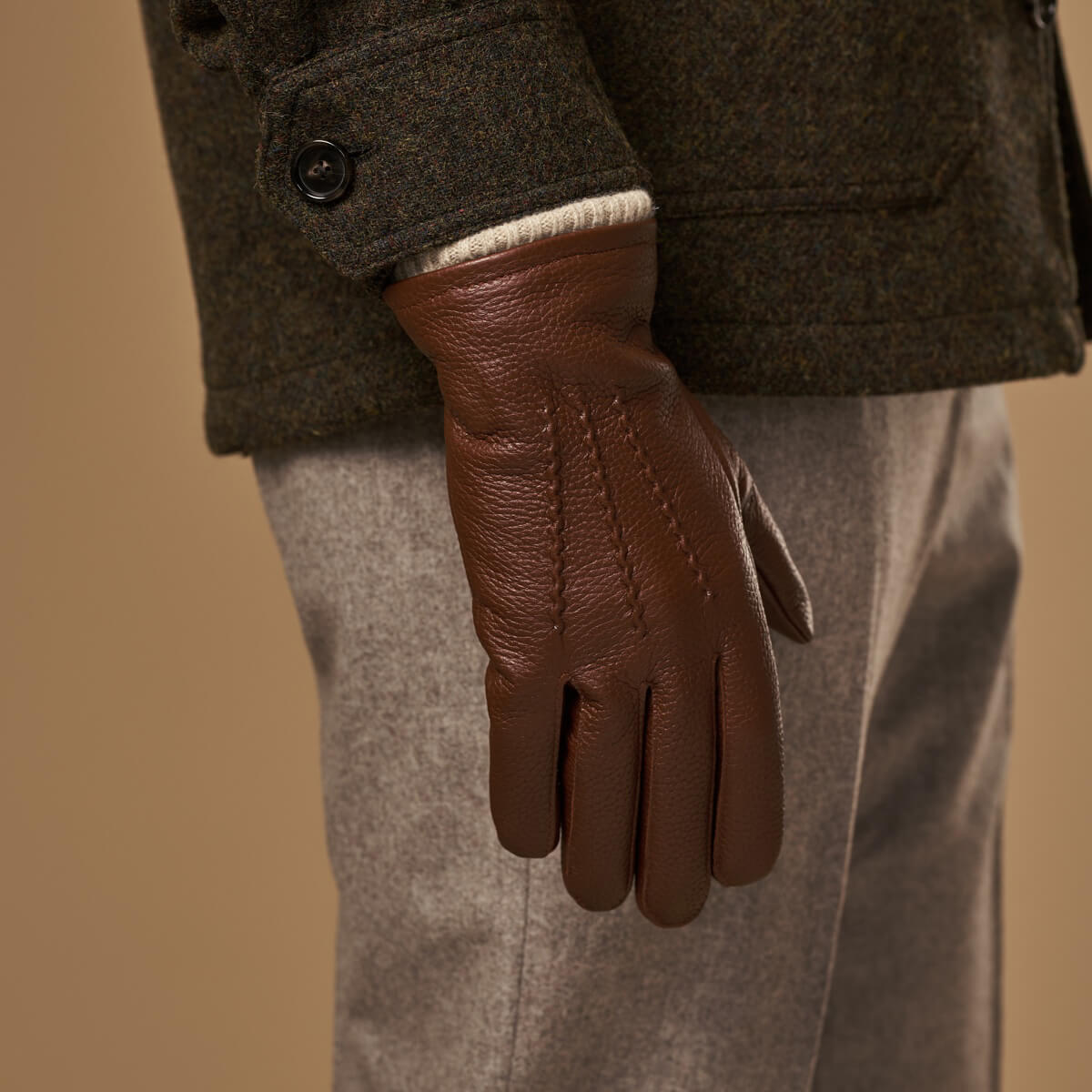 Noah (brown) – Luxurious deerskin leather gloves with warm wool lining - Glamourous Grace