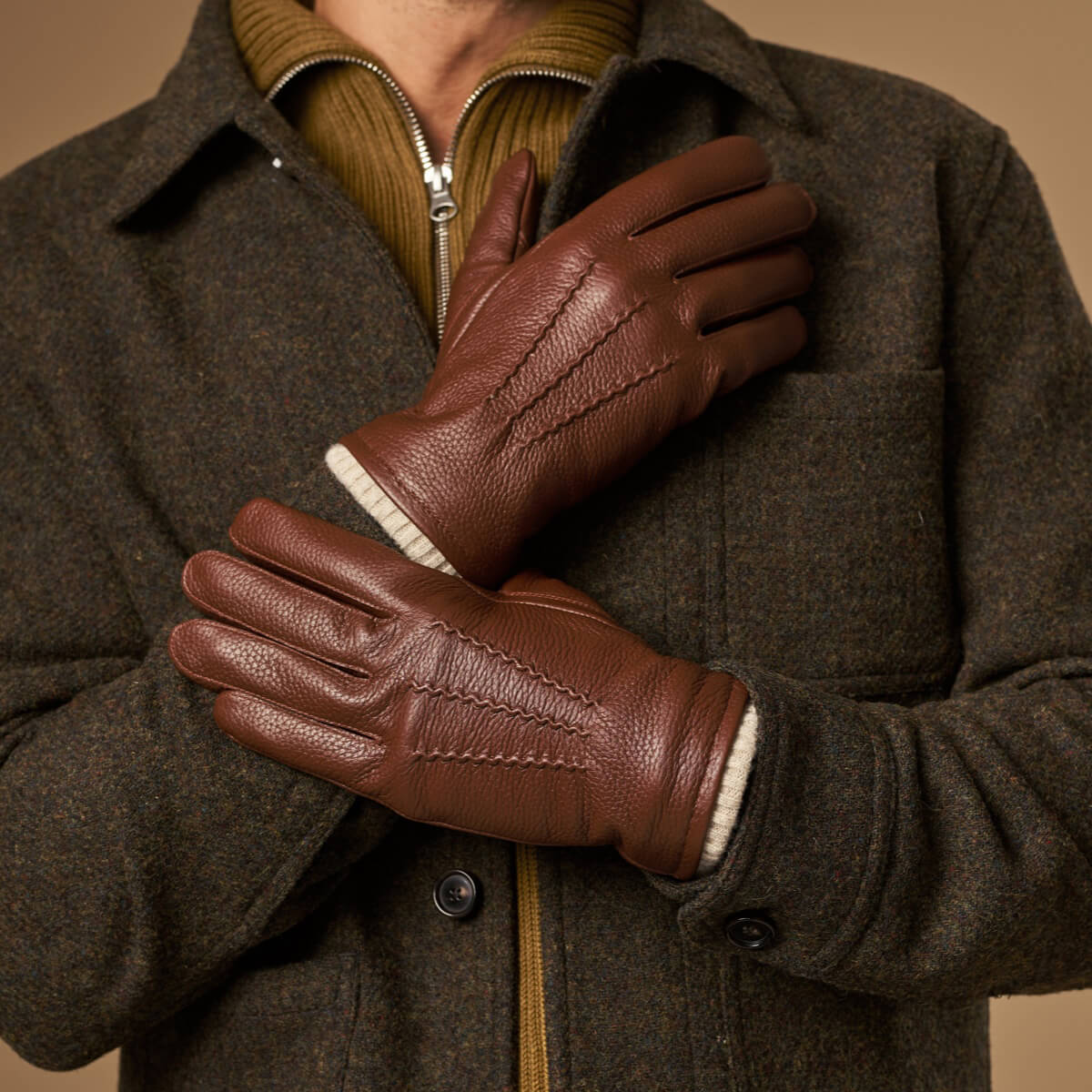 Noah (brown) – Luxurious deerskin leather gloves with warm wool lining - Glamourous Grace