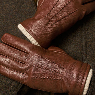 Noah (brown) – Luxurious deerskin leather gloves with warm wool lining - Glamourous Grace