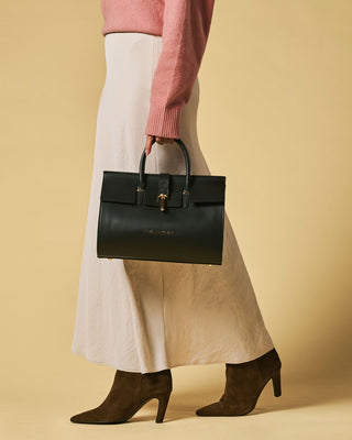 Oriana (black) - Italian calf leather women's handbag (with shoulder strap) - Glamourous Grace