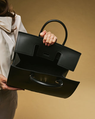 Oriana (black) - Italian calf leather women's handbag (with shoulder strap) - Glamourous Grace