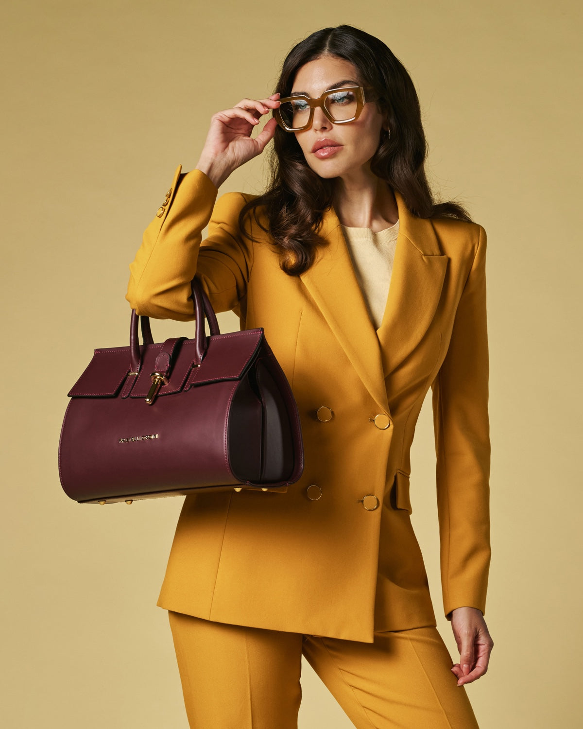 Oriana (eggplant) - Italian calf leather women's handbag (with shoulder strap) - Glamourous Grace