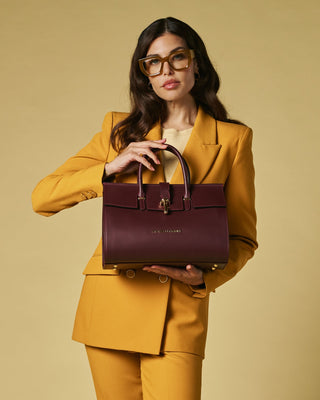 Oriana (eggplant) - Italian calf leather women's handbag (with shoulder strap) - Glamourous Grace