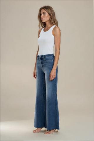 Izzy Mid Rise Wide Jean Study