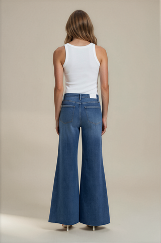 Izzy Mid Rise Wide Jean Study