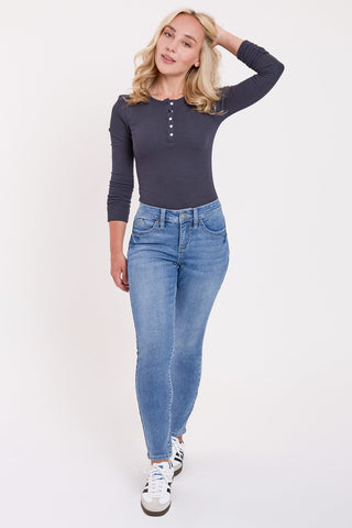 Women's Petite Curve Confidence  Mid Rise Skinny