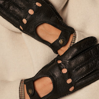 Raffaella (black) – Luxurious Italian peccary driving gloves - Glamourous Grace