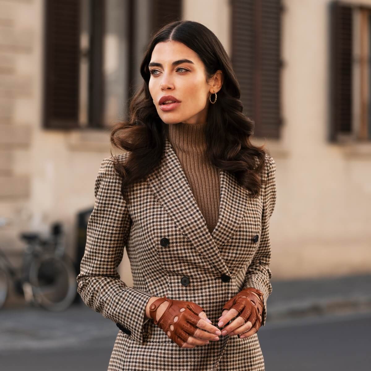 Rossana (cognac) - Italian fingerless lambskin leather driving gloves - Glamourous Grace
