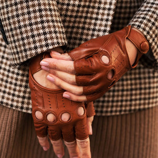 Rossana (cognac) - Italian fingerless lambskin leather driving gloves - Glamourous Grace