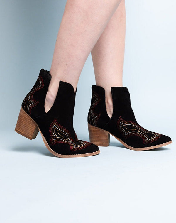 Journee Ankle Boots in Black - Glamourous Grace