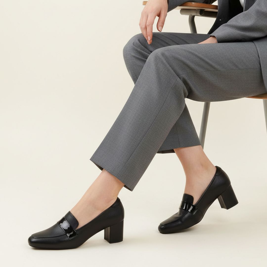 Virelia- Black Pumps - Glamourous Grace