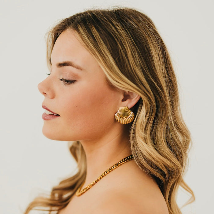 Sandy Shell Earrings - WATERPROOF - Glamourous Grace