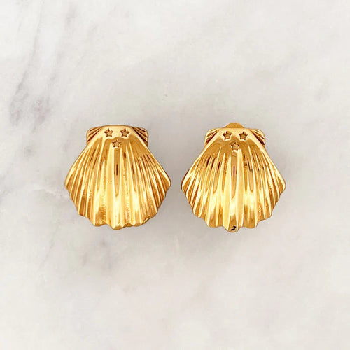 Big Scallop Stud Earrings
