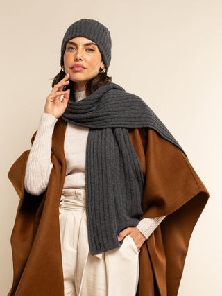 Napoli (dark grey) - Italian 100% cashmere ribbed scarf (unisex) - Glamourous Grace