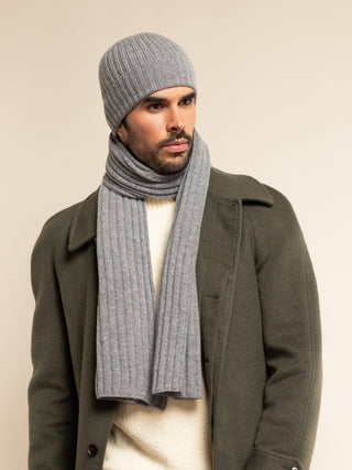 Napoli (light grey) - Italian 100% cashmere ribbed scarf (unisex) - Glamourous Grace