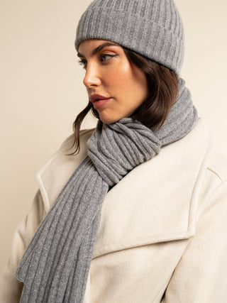 Napoli (light grey) - Italian 100% cashmere ribbed scarf (unisex) - Glamourous Grace