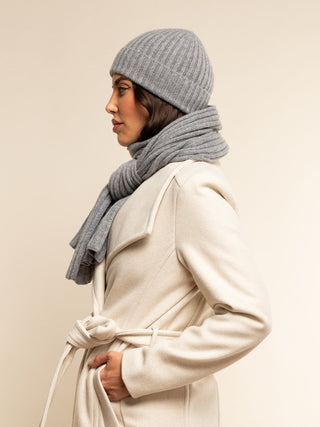 Napoli (light grey) - Italian 100% cashmere ribbed scarf (unisex) - Glamourous Grace