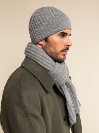 Napoli (light grey) - Italian 100% cashmere ribbed scarf (unisex) - Glamourous Grace