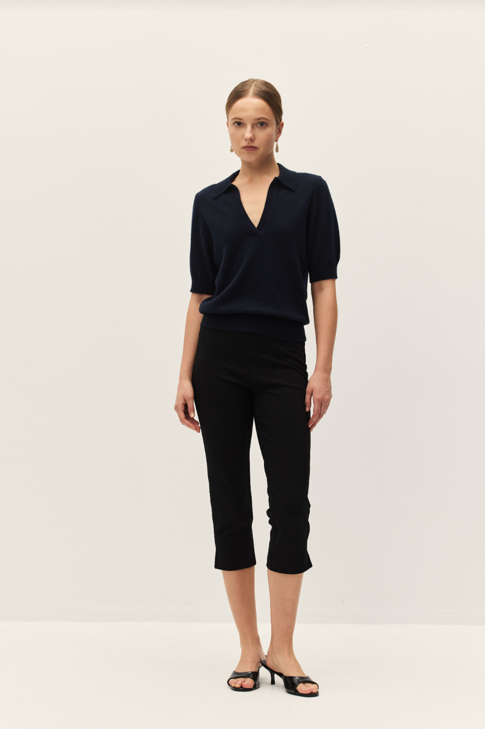 Ponti Black Capri Pants