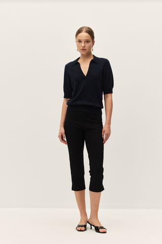 Ponti Black Capri Pants