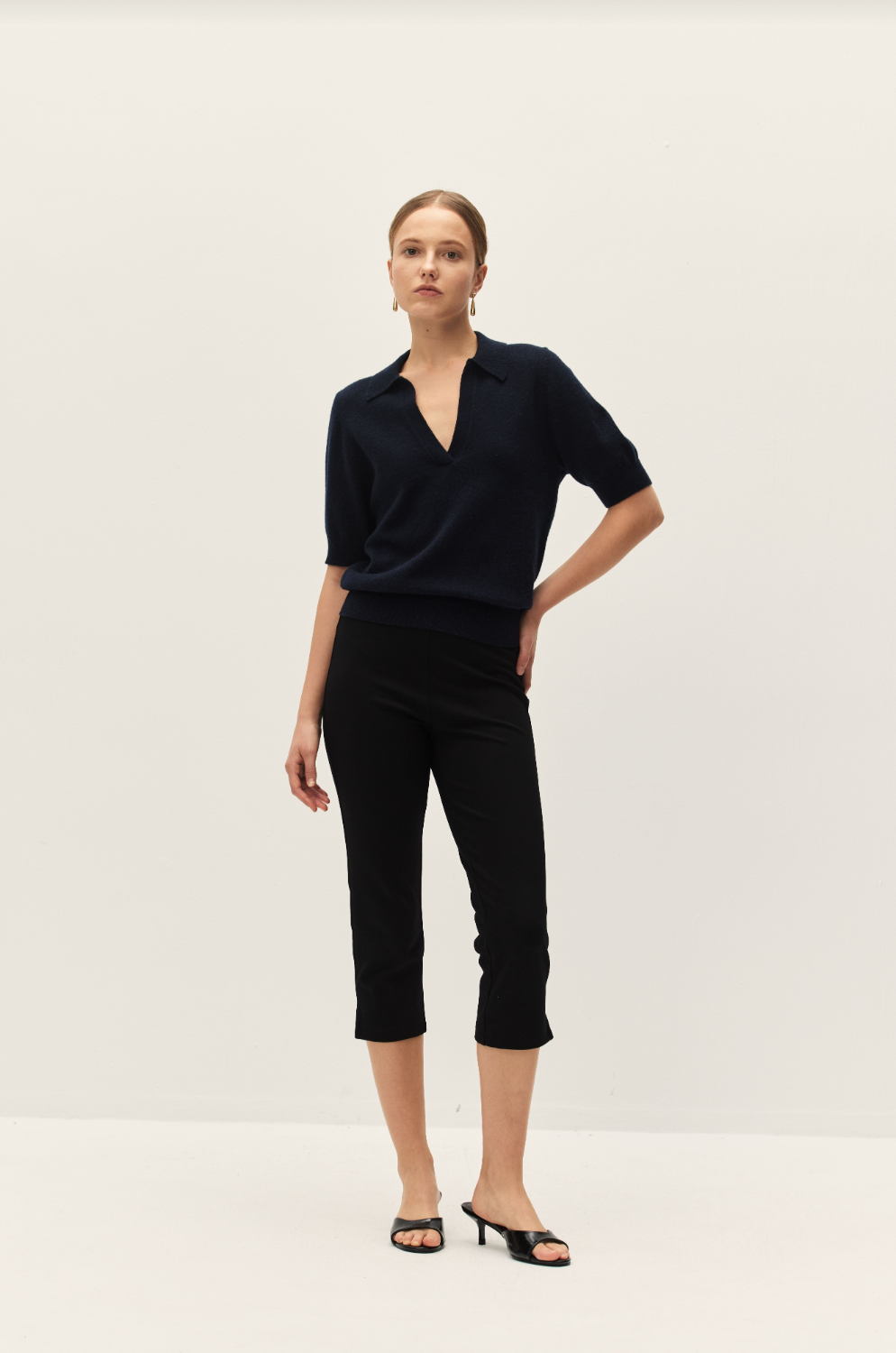 Ponti Black Capri Pants