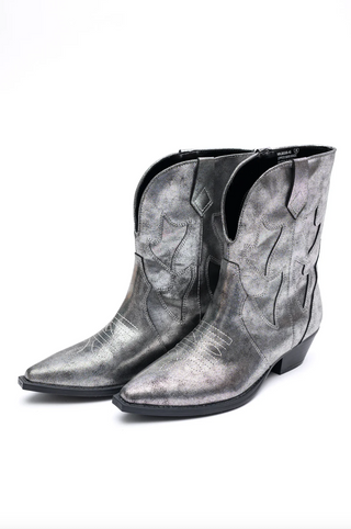 Jersey Metallic Boot in Silver - Glamourous Grace