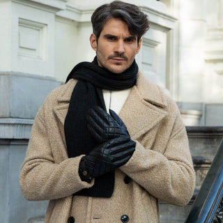 Sebastian (black) – Sheepskin leather gloves with snap closure & touchscreen feature - Glamourous Grace