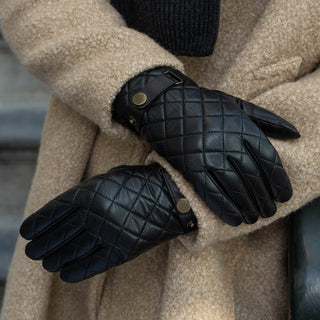 Sebastian (black) – Sheepskin leather gloves with snap closure & touchscreen feature - Glamourous Grace