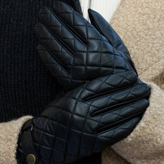 Sebastian (black) – Sheepskin leather gloves with snap closure & touchscreen feature - Glamourous Grace