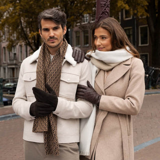 Selena (brown) – Sheepskin leather gloves with diamond pattern and touchscreen feature - Glamourous Grace
