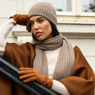 Silvia (cognac) - Italian suede leather gloves with luxurious cashmere lining - Glamourous Grace