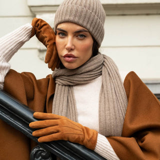 Silvia (cognac) - Italian suede leather gloves with luxurious cashmere lining - Glamourous Grace
