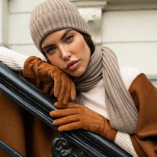 Silvia (cognac) - Italian suede leather gloves with luxurious cashmere lining - Glamourous Grace